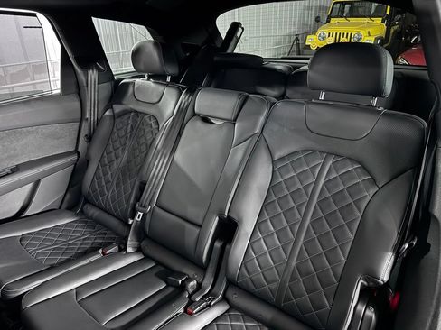 Used 2024 Audi SQ7 Premium Plus AWD/4WD image 48