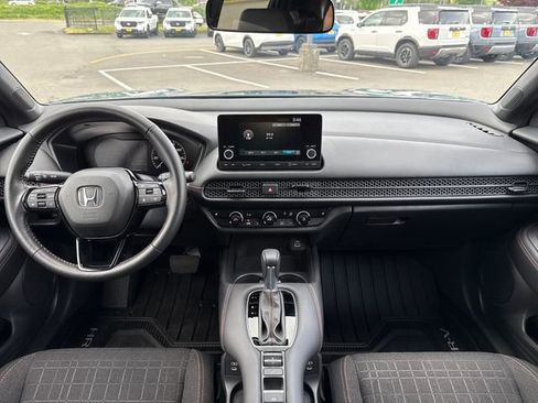 Used 2025 Honda HR-V Sport image 11