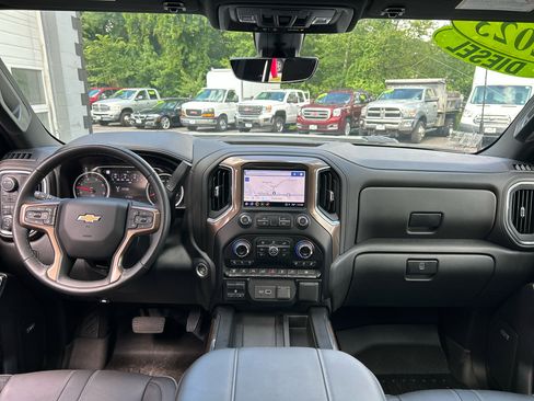 Used 2023 Chevrolet Silverado 3500 High Country image 9