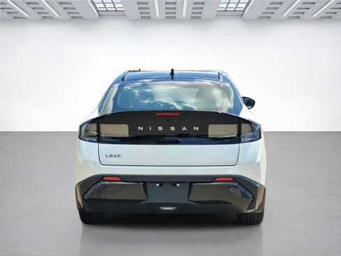 New 2026 Nissan Leaf Platinum+ w/ Cargo Package (Platinum+) FWD image 5