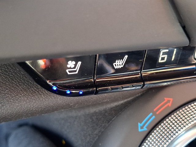 Used 2023 Chevrolet Camaro LT RWD image 32