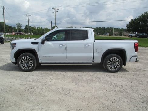 New 2026 GMC Sierra 1500 Denali Ultimate AWD/4WD image 11