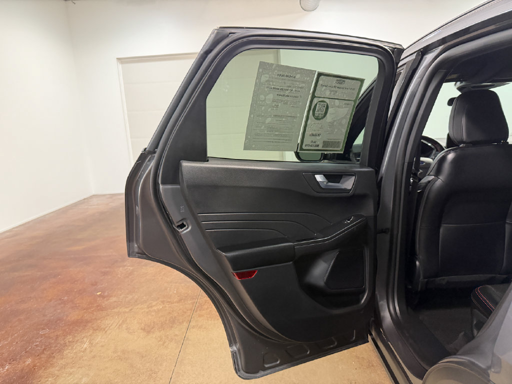 Used 2025 Ford Escape ST-Line Select AWD/4WD image 46