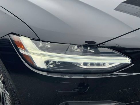 Used 2022 Volvo S90 B6 Inscription w/ Advanced Package AWD/4WD image 12