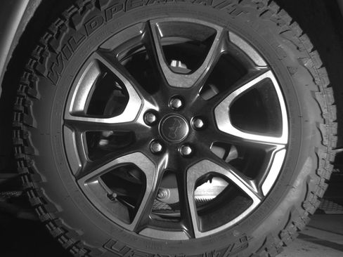 Used 2025 Jeep Compass Trailhawk image 14