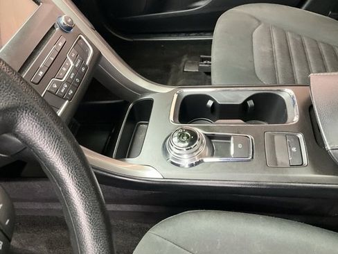 Used 2018 Ford Fusion SE w/ Fusion SE Technology Package image 17