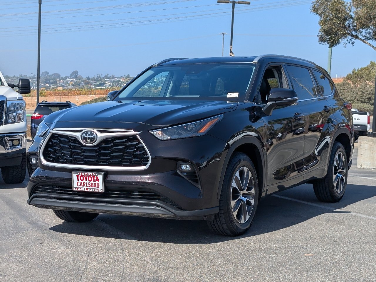 Used 2022 Toyota Highlander XLE FWD image 12