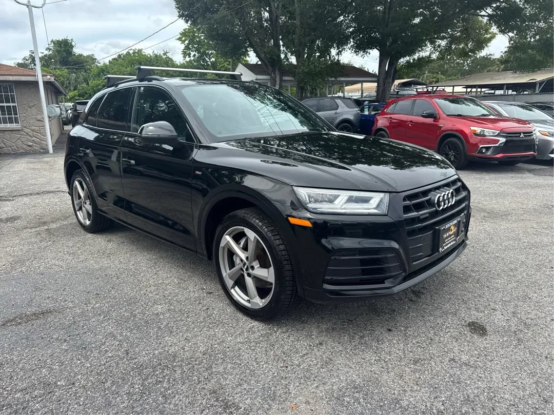Used 2020 Audi Q5 2.0T Titanium Premium Plus w/ Premium Plus Package AWD/4WD image 3