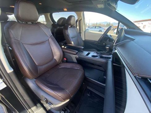Certified 2022 Toyota Sienna Platinum image 26
