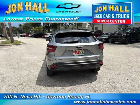 Used 2025 Chevrolet Trax RS w/ Driver Confidence Package FWD image 9
