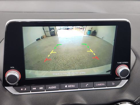 Used 2025 Nissan Sentra SV FWD image 12