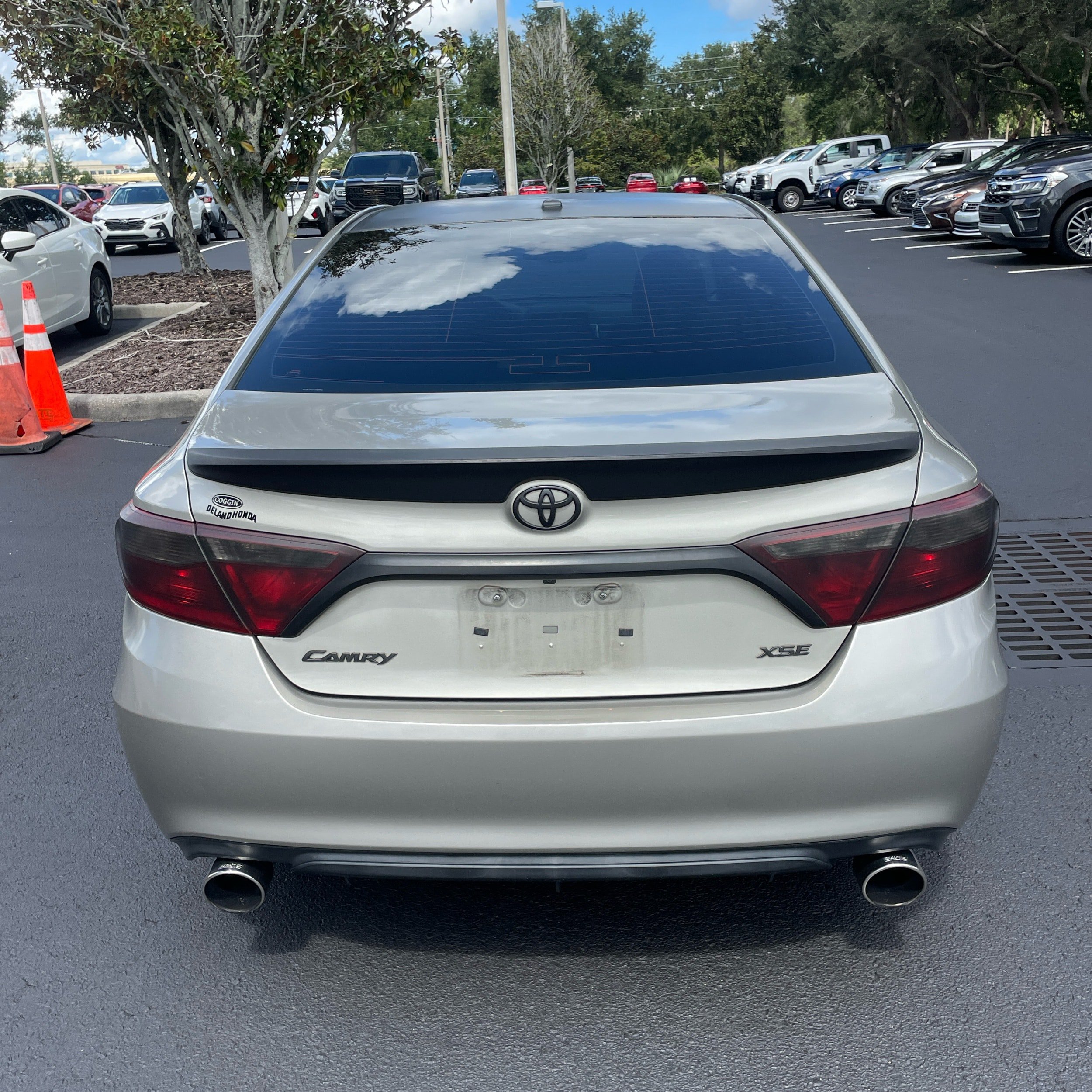 Used 2015 Toyota Camry XSE FWD image 9