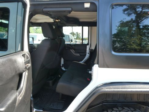 Used 2015 Jeep Wrangler Unlimited Sport w/ Quick Order Package 24S AWD/4WD image 25