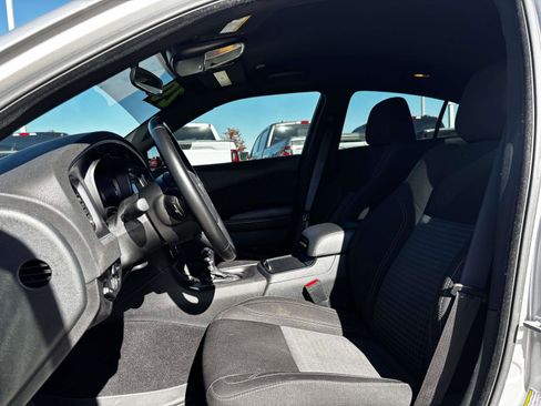 Used 2020 Dodge Charger SXT w/ Blacktop Package image 10