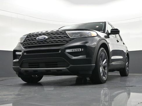 Used 2024 Ford Explorer XLT w/ Equipment Group 202A image 33