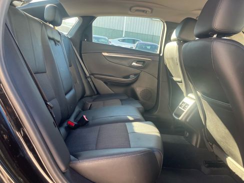 Used 2017 Chevrolet Impala LT image 31