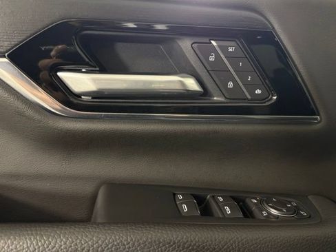 Used 2026 GMC Yukon XL Denali w/ Sun & Power Step Package AWD/4WD image 13
