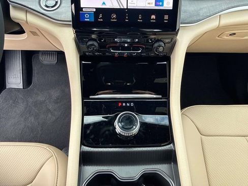 New 2025 Jeep Grand Cherokee L Limited w/ Luxury Tech Group II RWD image 19