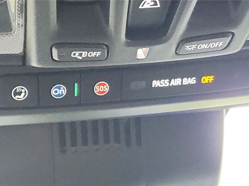 Used 2024 Chevrolet Silverado 1500 High Country w/ Technology Package AWD/4WD image 29