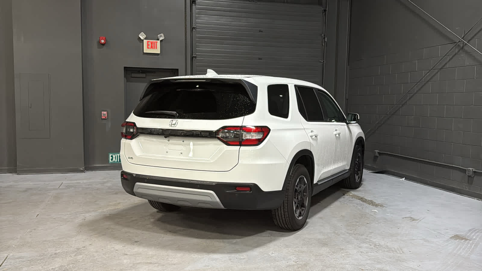 Used 2025 Honda Pilot EX-L image 4