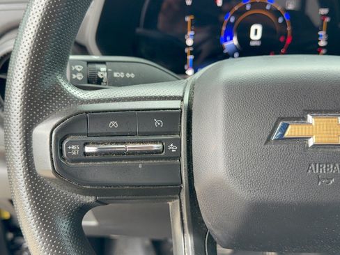 Used 2023 Chevrolet Colorado W/T w/ WT Convenience Package II AWD/4WD image 18