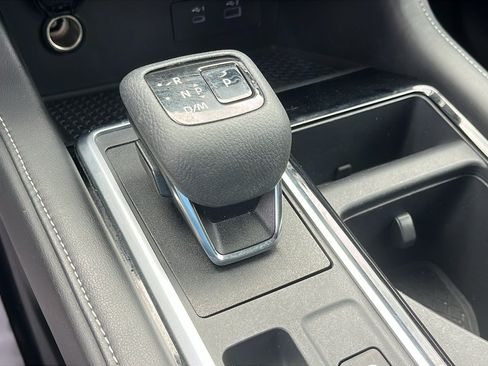 Used 2022 Nissan Pathfinder SL AWD/4WD image 19