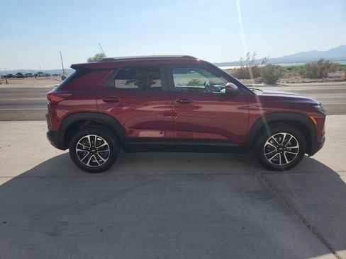 Used 2024 Chevrolet TrailBlazer LT w/ Driver Confidence Package image 4
