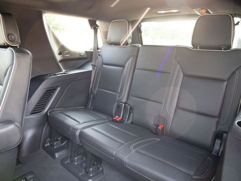 Used 2021 Chevrolet Tahoe Premier w/ Premium Package AWD/4WD image 24