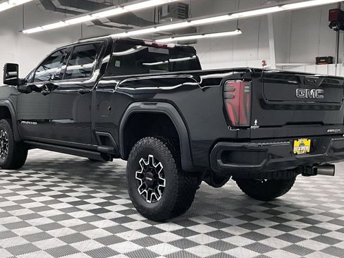 Used 2025 GMC Sierra 2500 AT4X AWD/4WD image 3