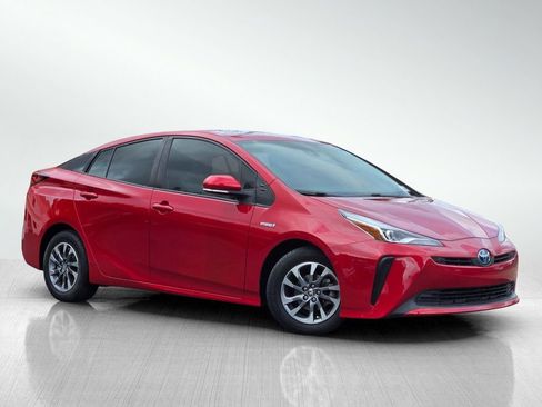 Used 2021 Toyota Prius Limited w/ Premium Convenience Package FWD image 2