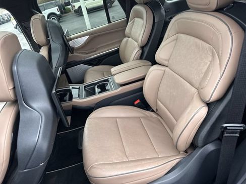Used 2025 Lincoln Navigator Black Label AWD/4WD image 27