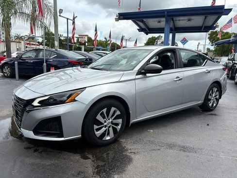 Used 2024 Nissan Altima 2.5 S image 13