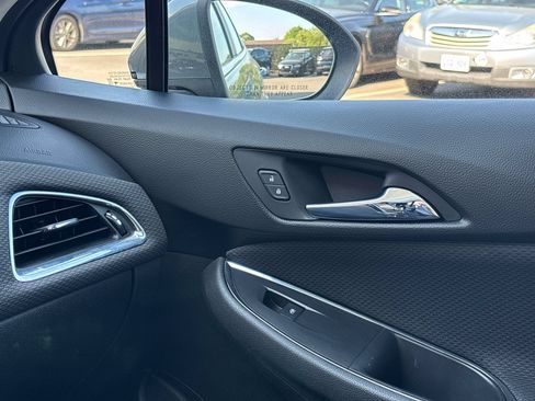 Used 2018 Chevrolet Cruze LT w/ Convenience Package FWD image 29