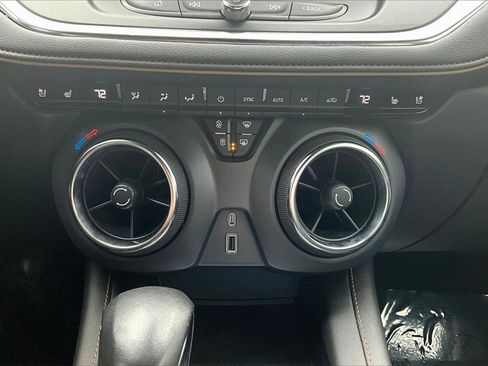 Used 2022 Chevrolet Blazer Premier w/ Enhanced Convenience Package image 15