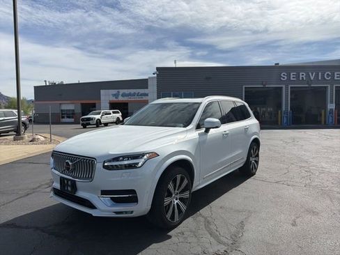 Used 2024 Volvo XC90 B5 Plus AWD/4WD image 13