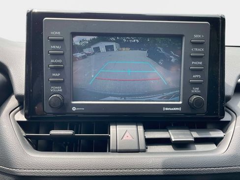 Used 2020 Toyota RAV4 LE FWD image 27