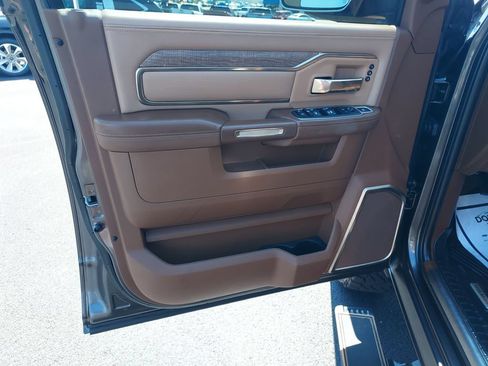 Used 2022 RAM 2500 Limited AWD/4WD image 12