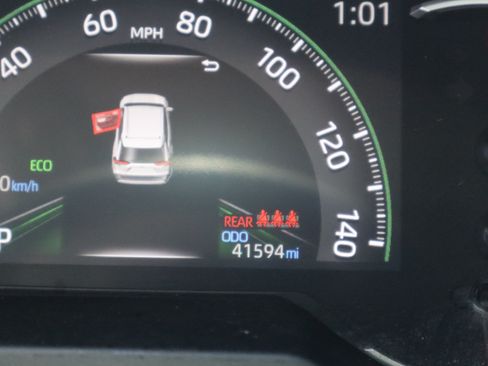 Used 2024 Toyota RAV4 LE FWD image 29