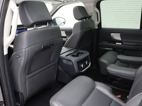 Used 2025 Ford Expedition Active AWD/4WD image 11
