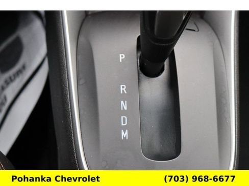 Used 2022 Chevrolet Trax LT w/ LT Convenience Package image 13