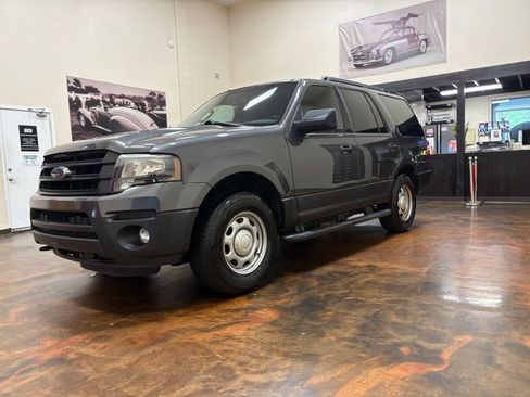 Used 2016 Ford Expedition XL RWD image 4