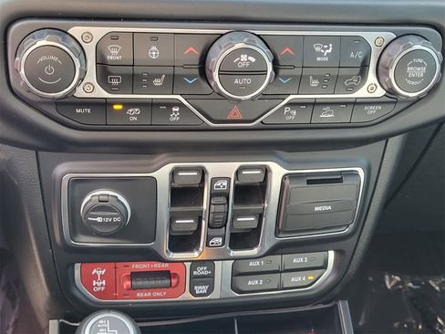 Used 2022 Jeep Wrangler Unlimited Rubicon w/ Xtreme Recon 35" Tire Package image 22