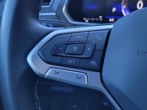 Certified 2024 Volkswagen Tiguan SE image 25