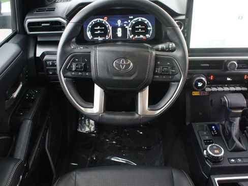 Used 2025 Toyota 4Runner Limited image 5