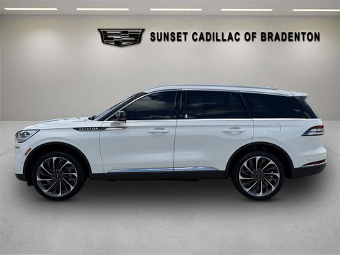 Used 2022 Lincoln Aviator Reserve w/ Equipment Group 201A AWD/4WD image 6