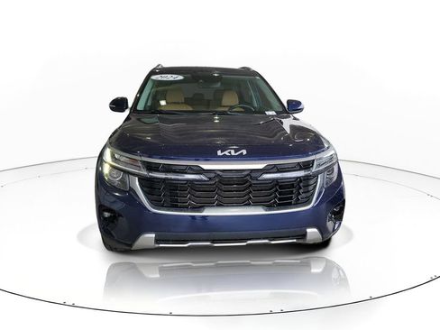 Certified 2024 Kia Seltos EX FWD image 2