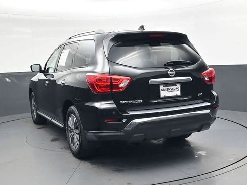 Used 2020 Nissan Pathfinder SV image 5