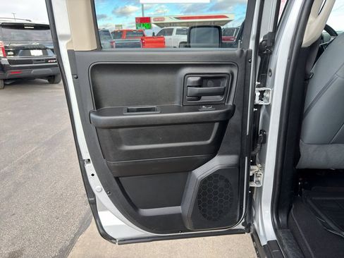 Used 2017 RAM 1500 ST w/ SXT Appearance Group image 13