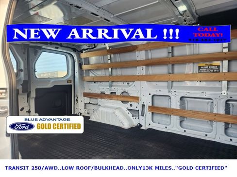 Used 2023 Ford Transit 250 Low Roof AWD w/ Exterior Upgrade Package image 17