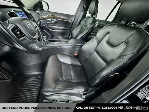 Used 2017 Volvo XC90 T6 Momentum w/ Vision Package image 21